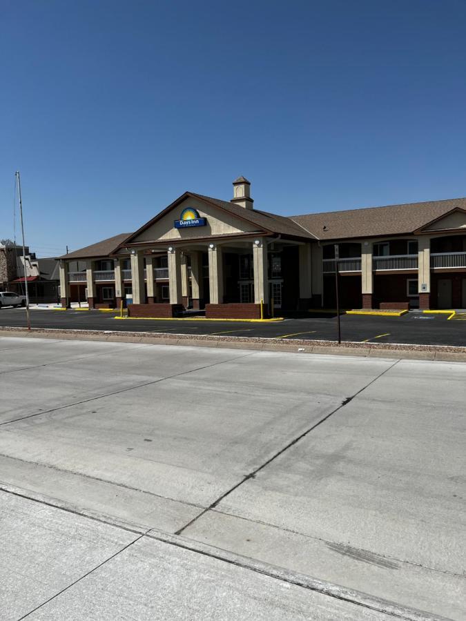 Days Inn By Wyndham Hays Exterior photo