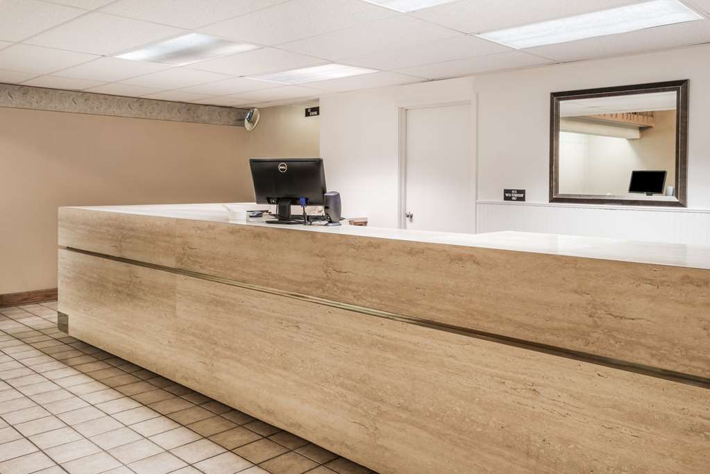 Days Inn By Wyndham Hays Interior photo