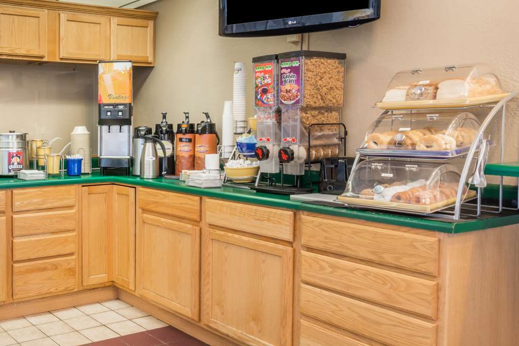 Days Inn By Wyndham Hays Facilities photo