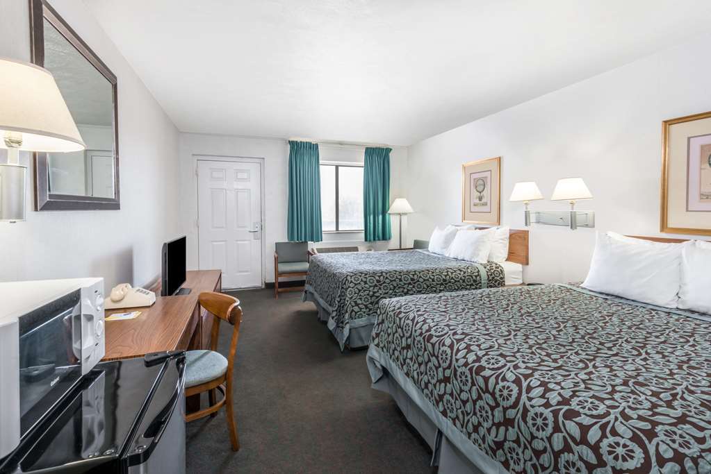 Days Inn By Wyndham Hays Room photo